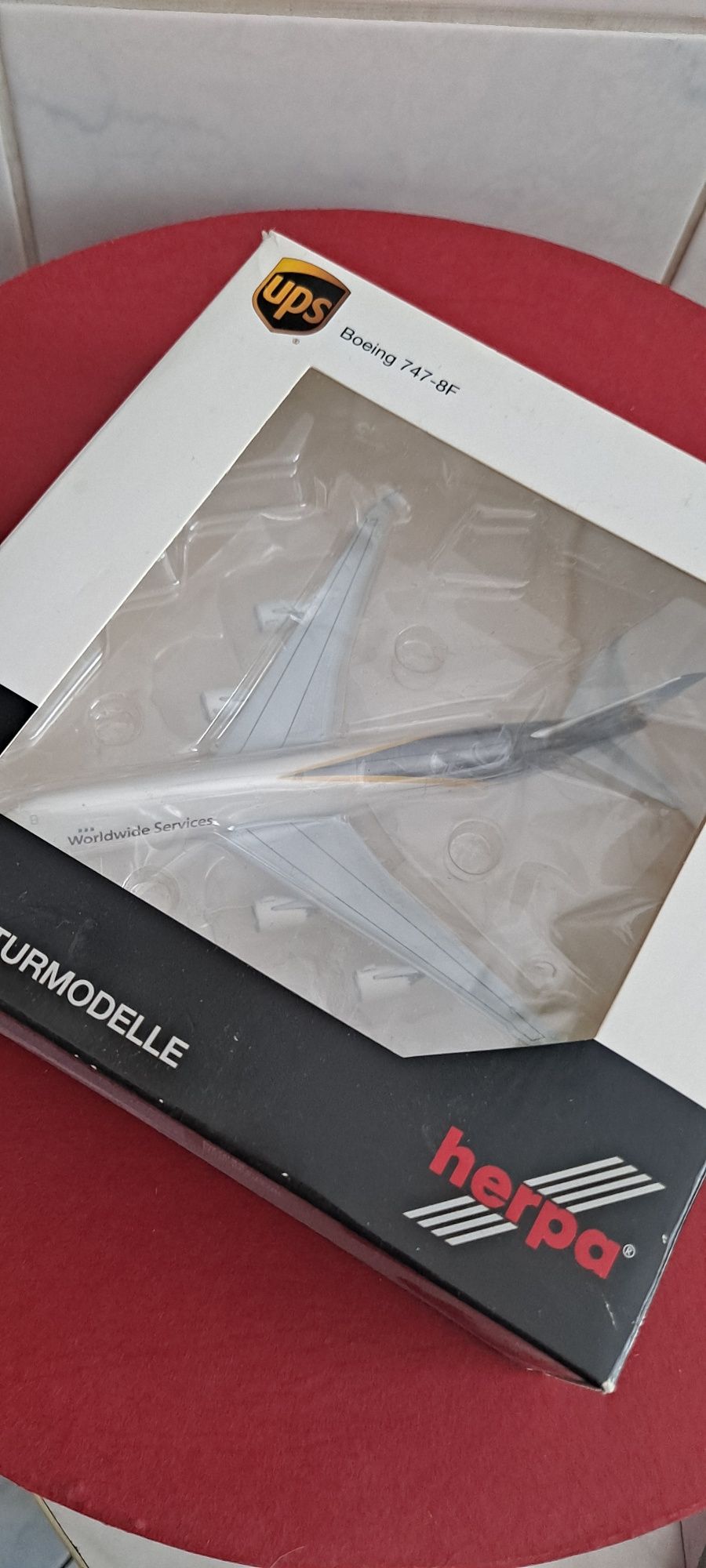 Samolot Boeing 747 - 8F ups 1:500 Herpa