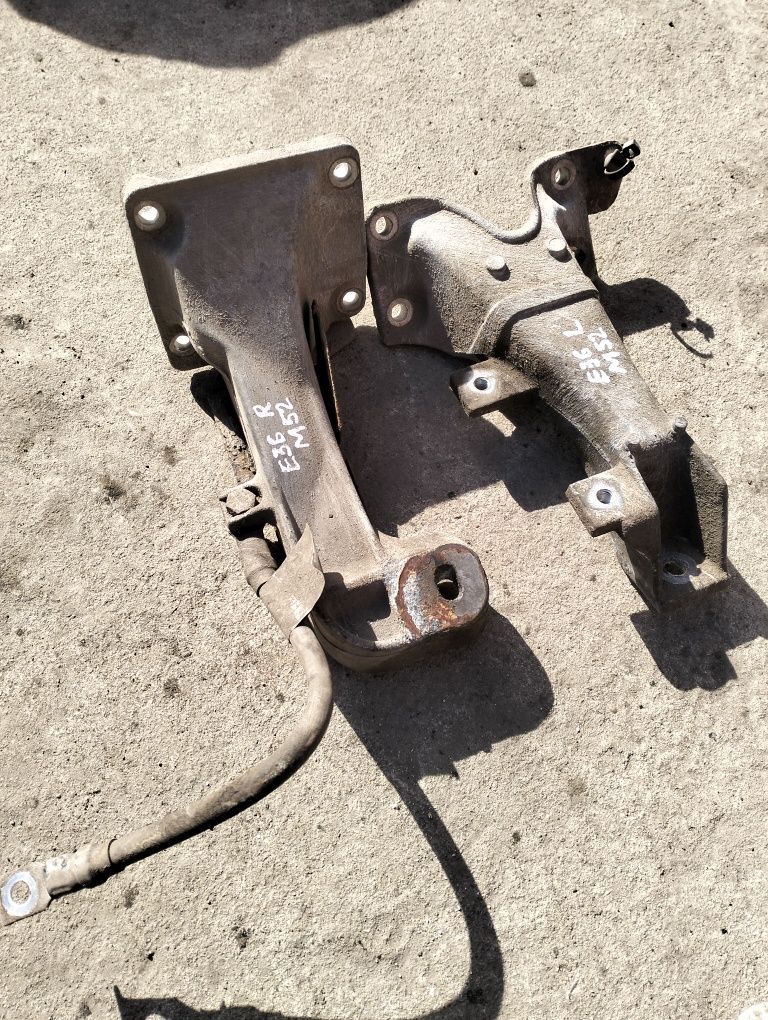 Лапи, кронштейни двигуна BMW e36 м50 м52