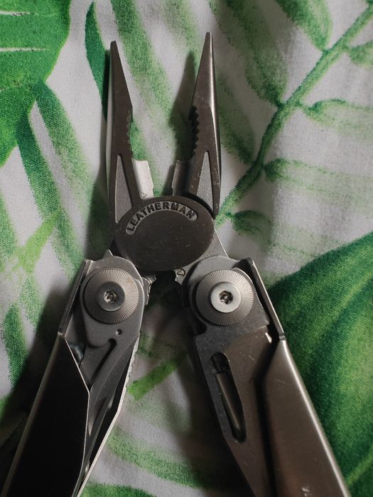 Leatherman surge