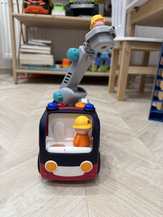 Машина музыкальная Пожарная Hola Toys