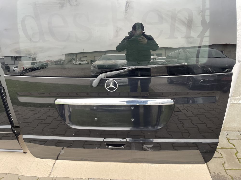Двері дверка кришка багажника ляда віто віано Mercedes Vito Viano 639