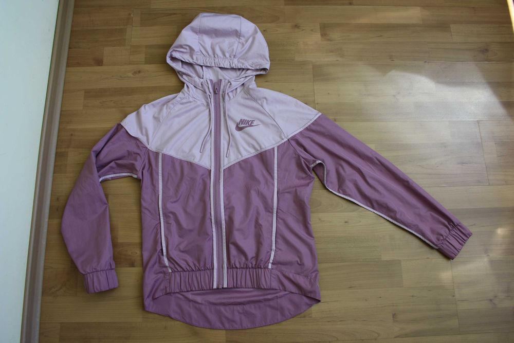 Вітровка Nike windrunner розмір XS оригінал