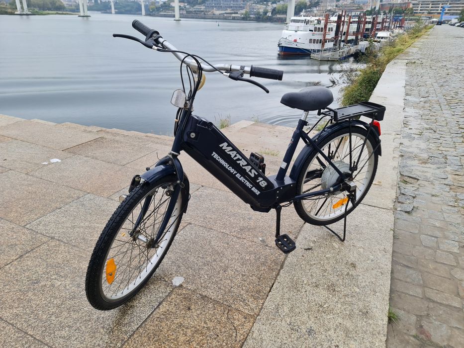 Bicicleta eletrica construcao italiana