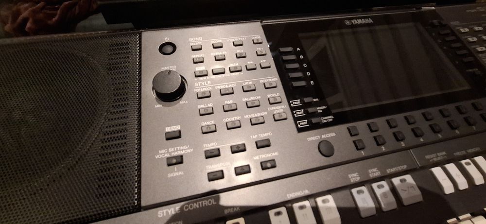 Keyboard yamaha psr s970