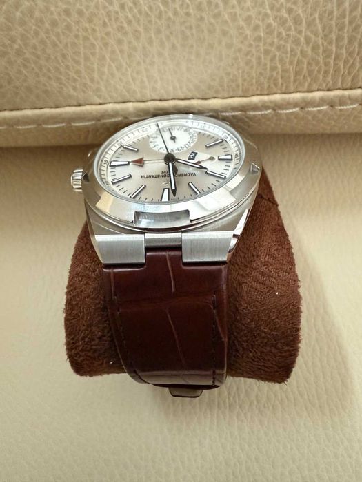 Vacheron Constantin Overseas 7920V em aço inoxidável com mostrador