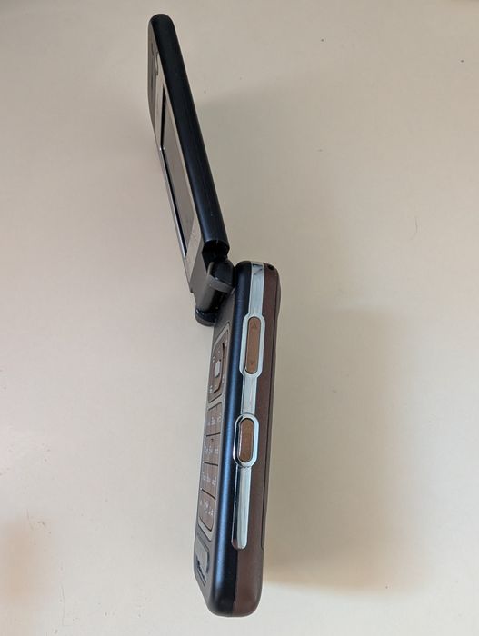 Телефон nokia 7390