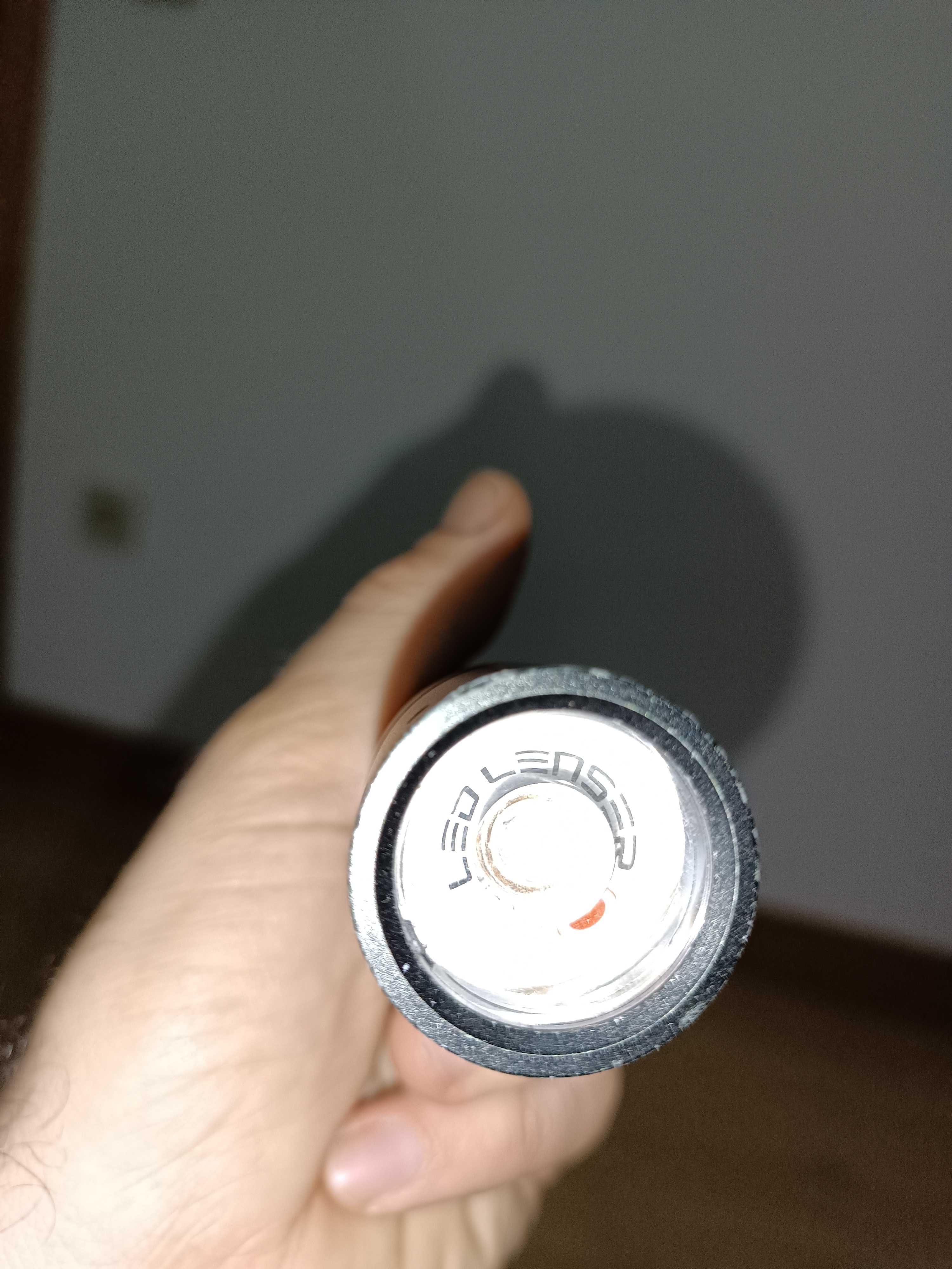 Lanterna Led Lenser 10€ em vez de 70€