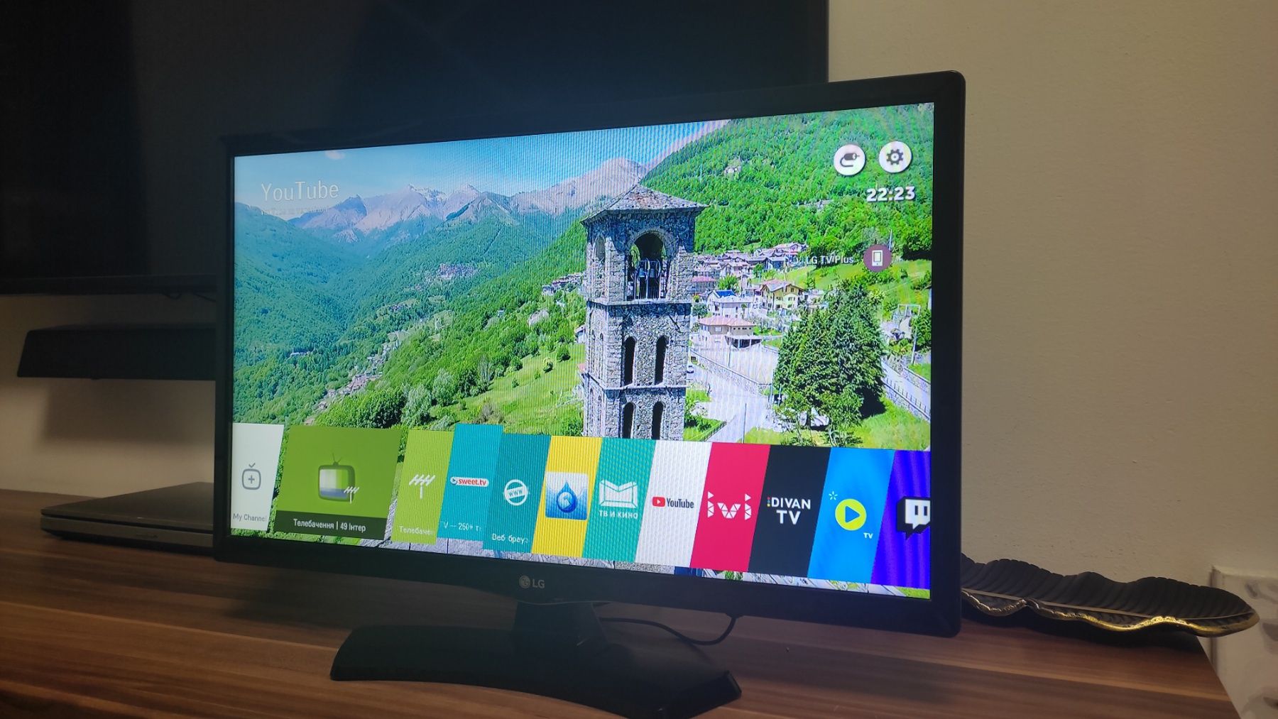 Терміново LG 24"  , Smart TV, YouTube