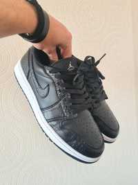 Original 42 Nike jordan 1 low crocodile leather