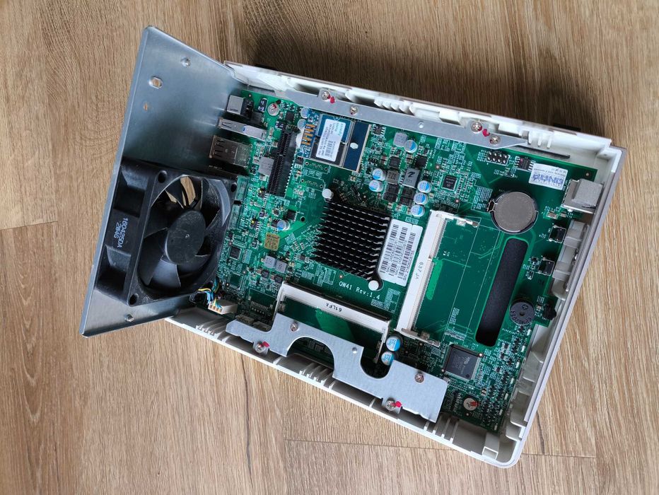 Uszkodzony serwer TurboNAS TS-251
