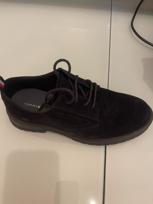 Продам новые демисезонные замшевые туфли Tommy Hilfiger