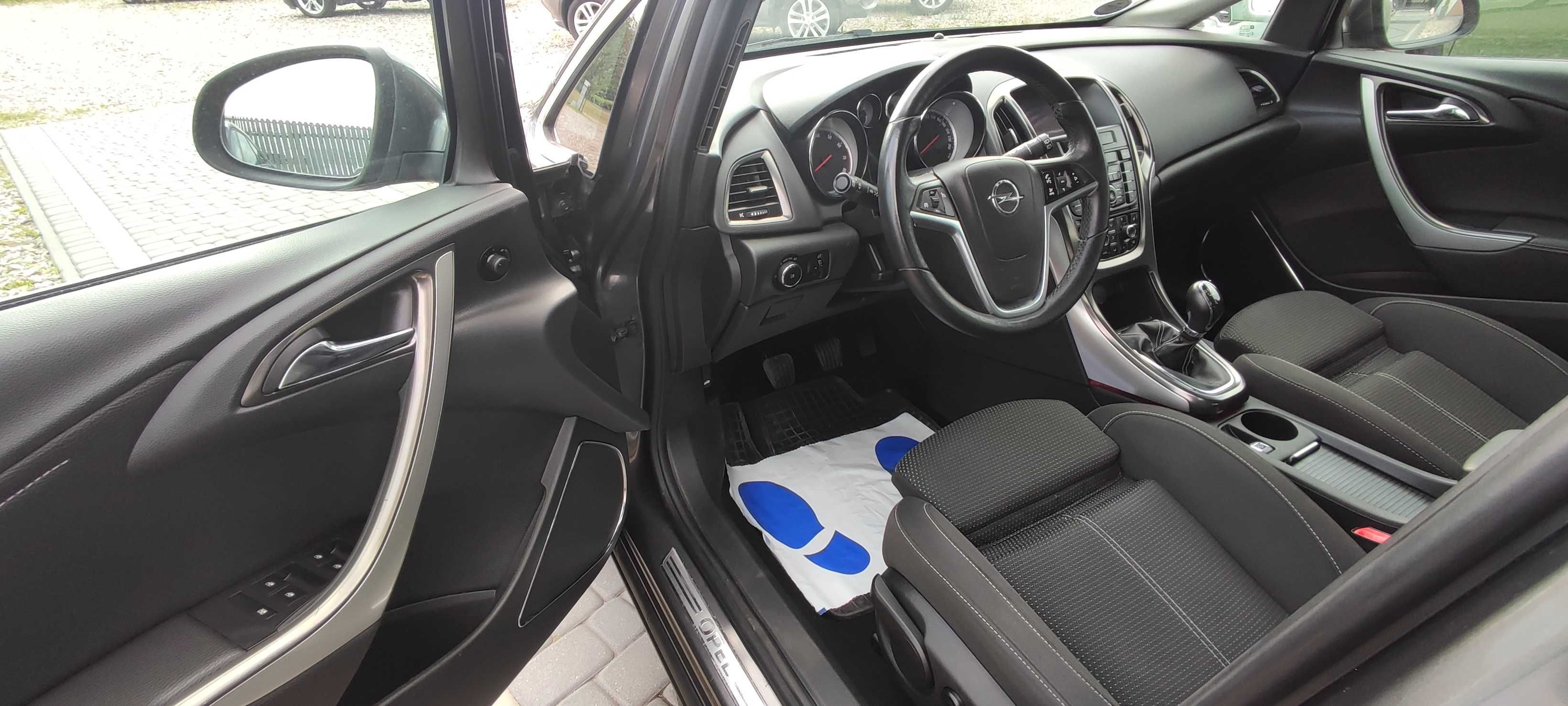 Opel Astra 1,4 turbo benzyna