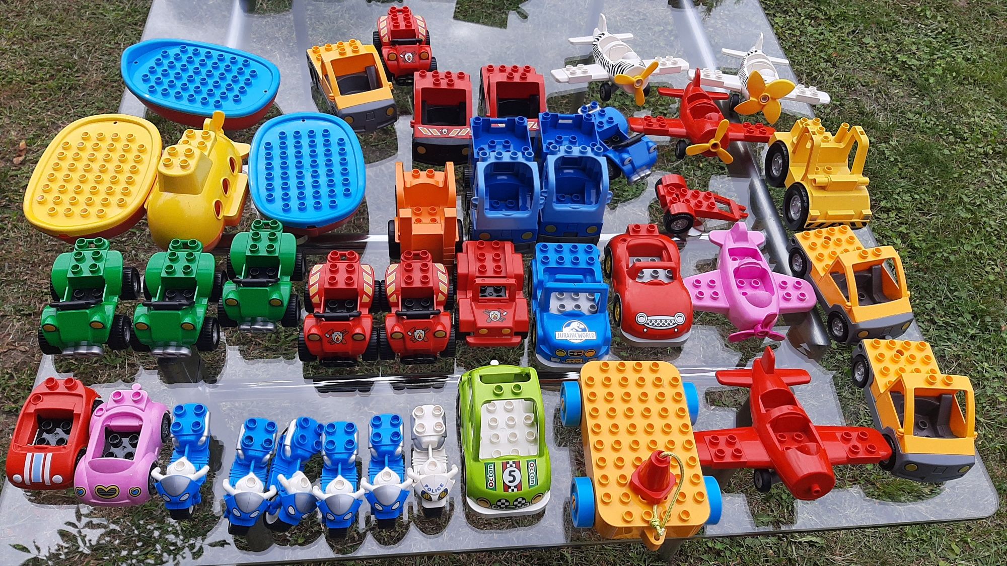 Ponad 70 pojazdów lego duplo