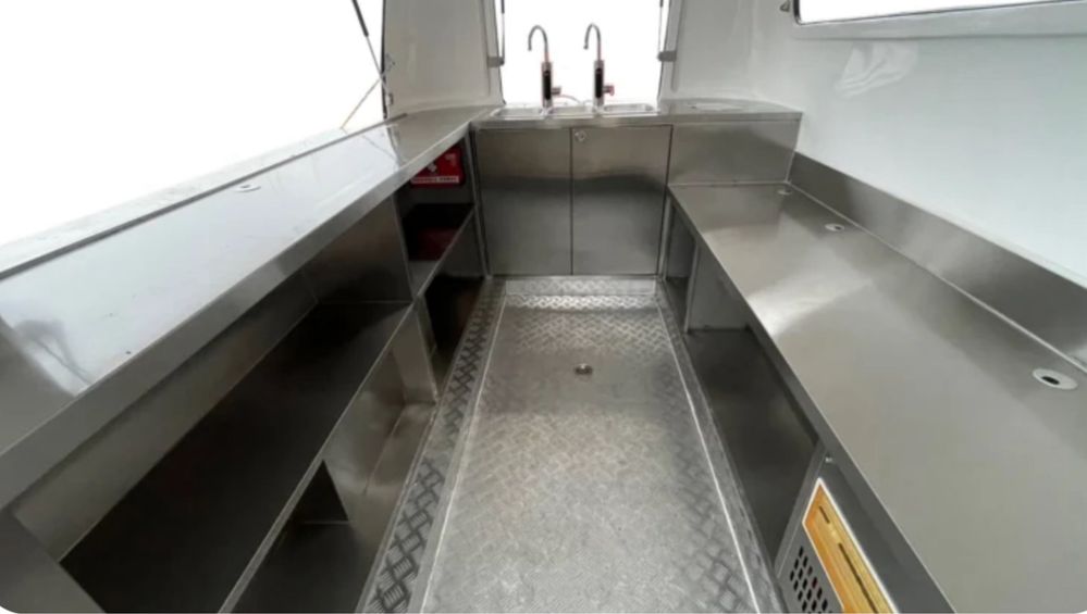 Przyczepa gastronomiczna SHINE Playa 2,9m - Food Truck foodtruck