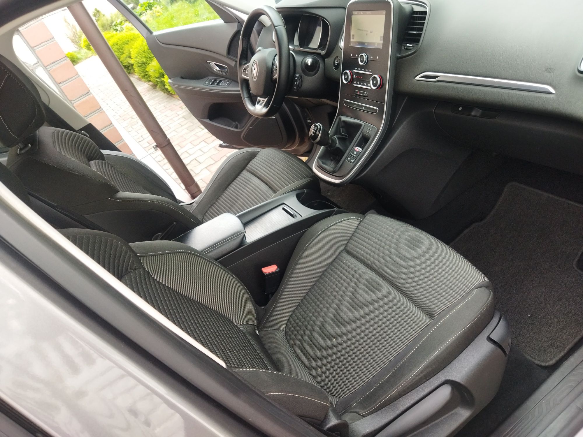 Renault Grand -Scenic 2018 1.6 Diesel  7 - Meст