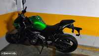 Kawasaki Z900 (como nova)