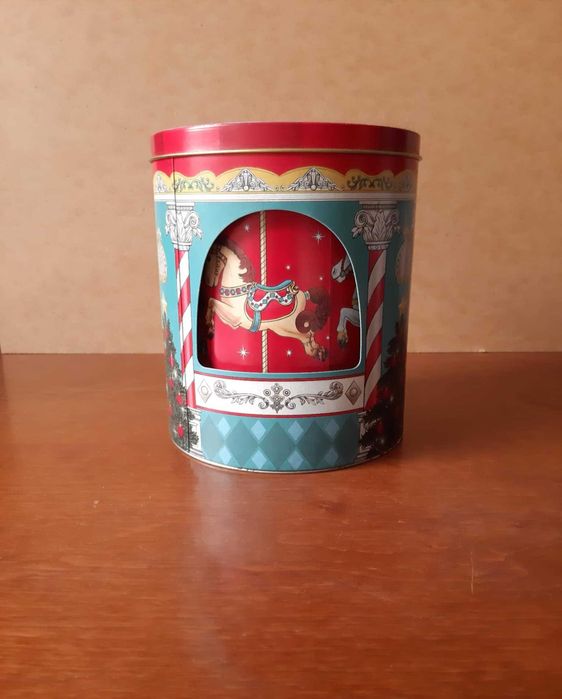 Metalowa puszka pudełko pozytywka - świąteczna karuzela