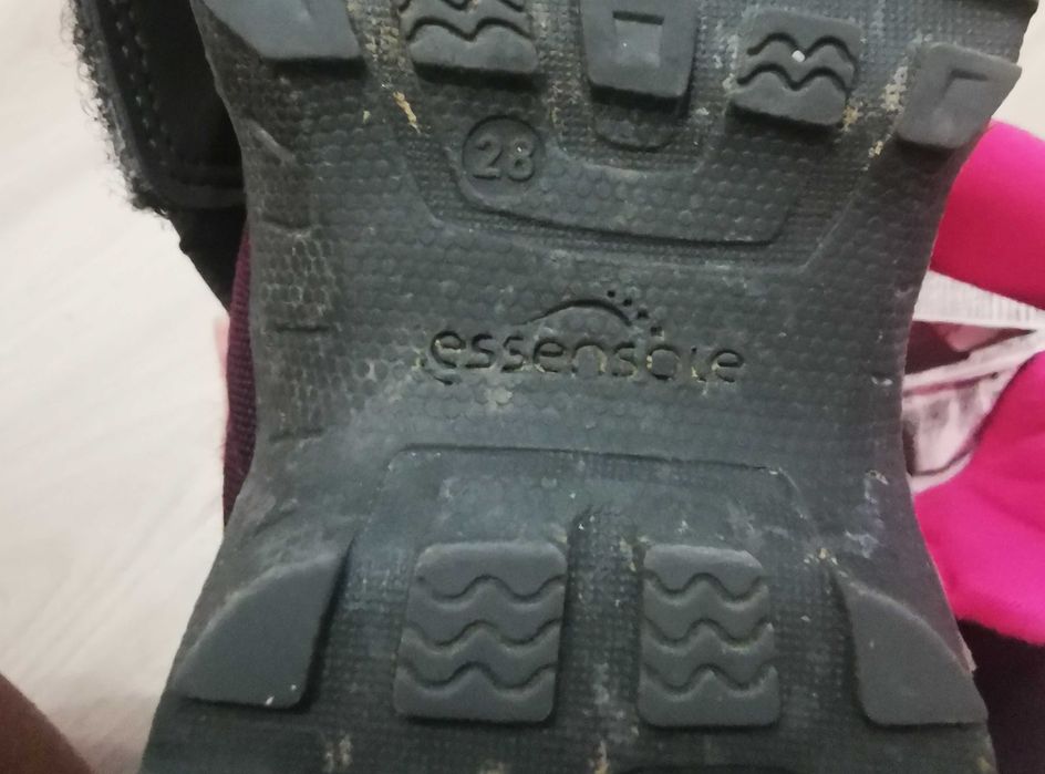 Kozaki, śniegowce, po dziewczynce, buty na zime