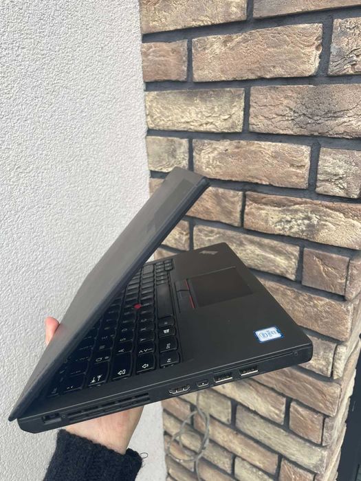 Lenovo X260 i5/8/128 — для роботи та навчання є кількість