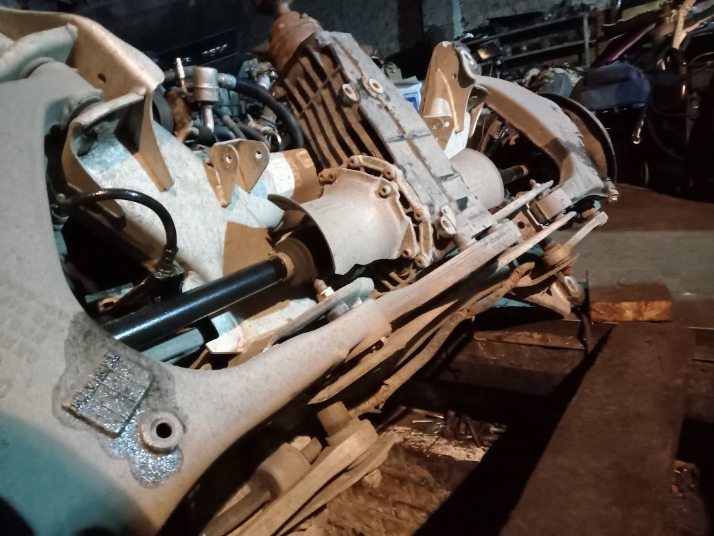 Audi A8 D3 4.2 V8 zawieszenie tył zwrotnica wahacz most półoś zacisk
