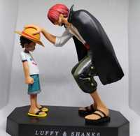 Figura Shanks e Chapéu De Palha Luffy