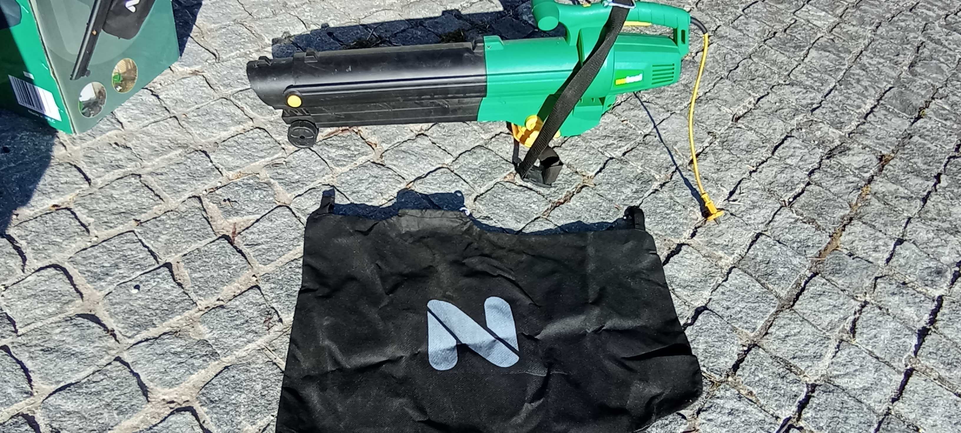Soprador e Triturador de folhas Com saco Recoletor.