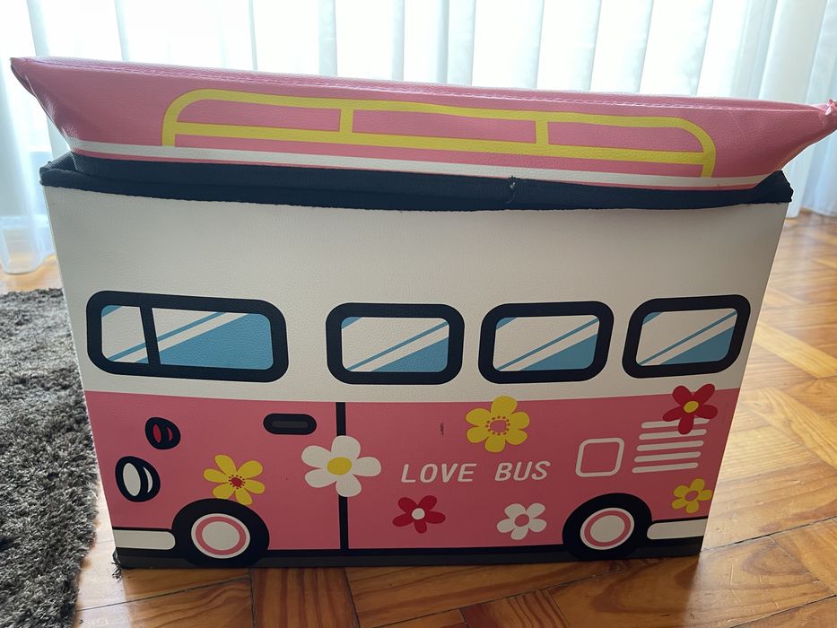 Bau banco de crianca