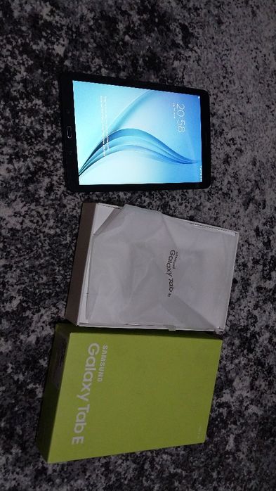 Планшет Samsung galaxy tab E
