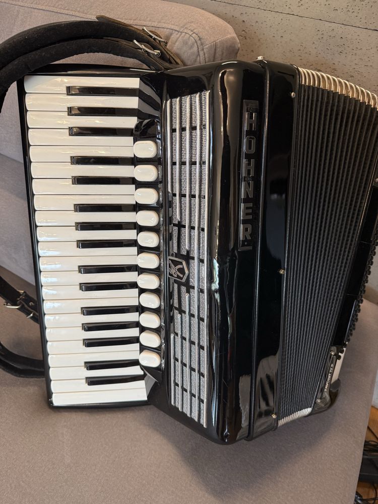 Akordeon hohner Favorit IV P 96 bas