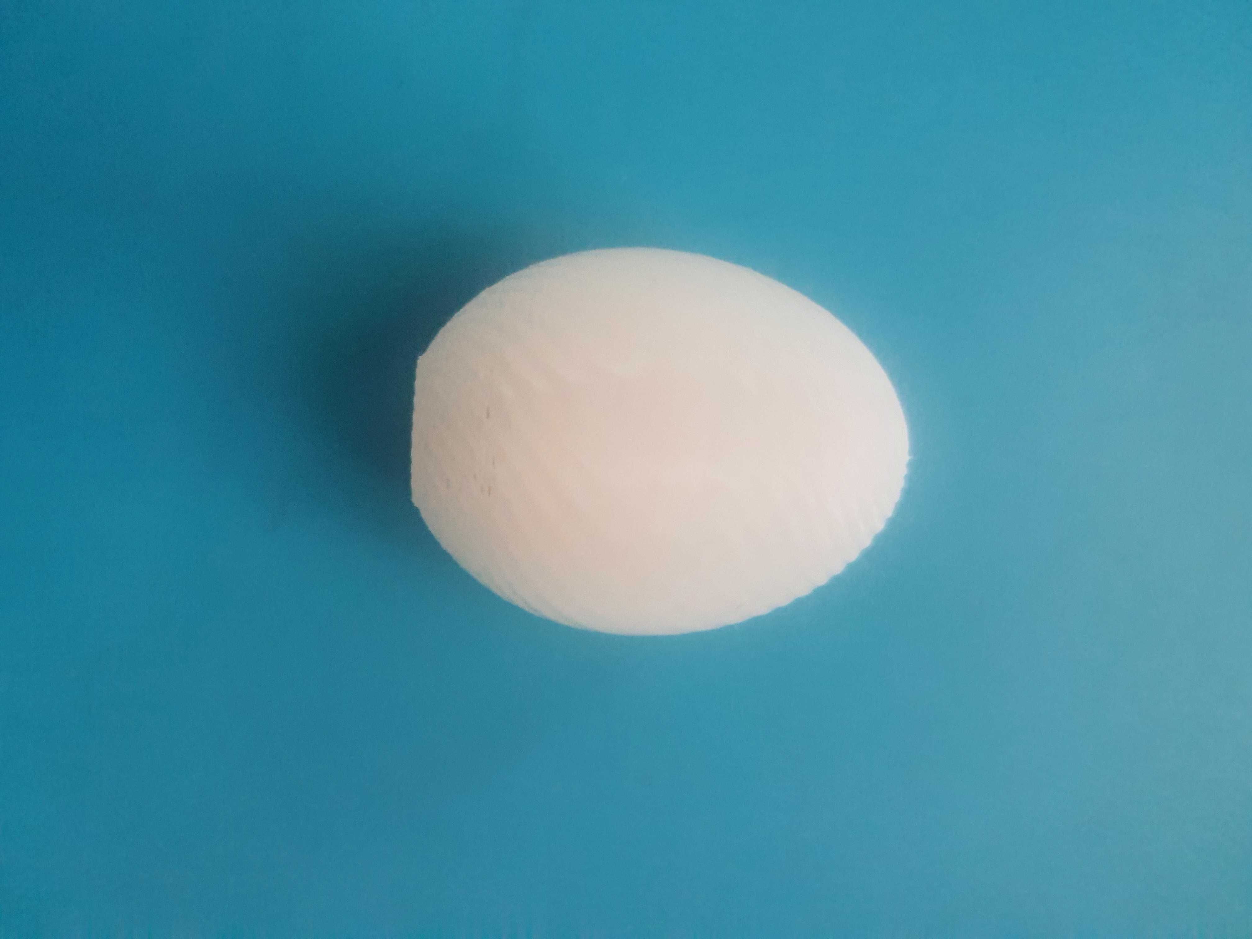 Ovos da Páscoa criança prenda