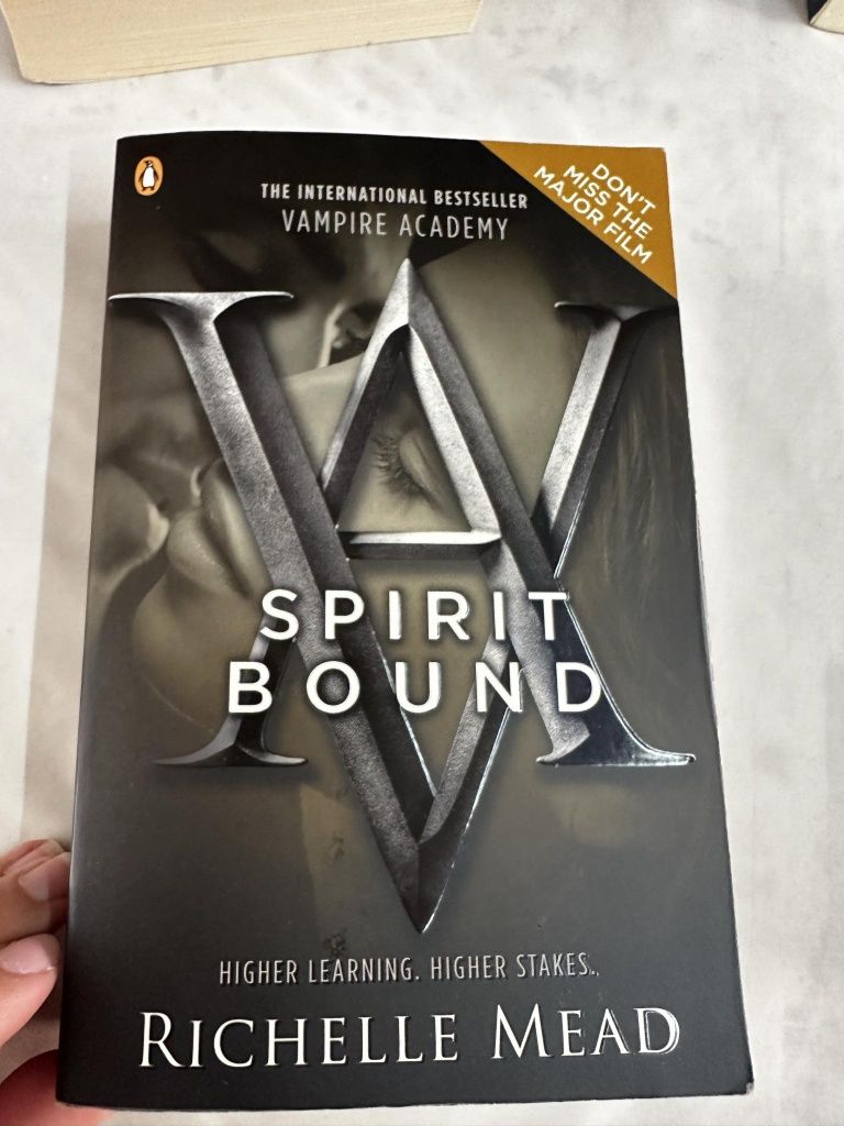Spiriy bound vampire academy