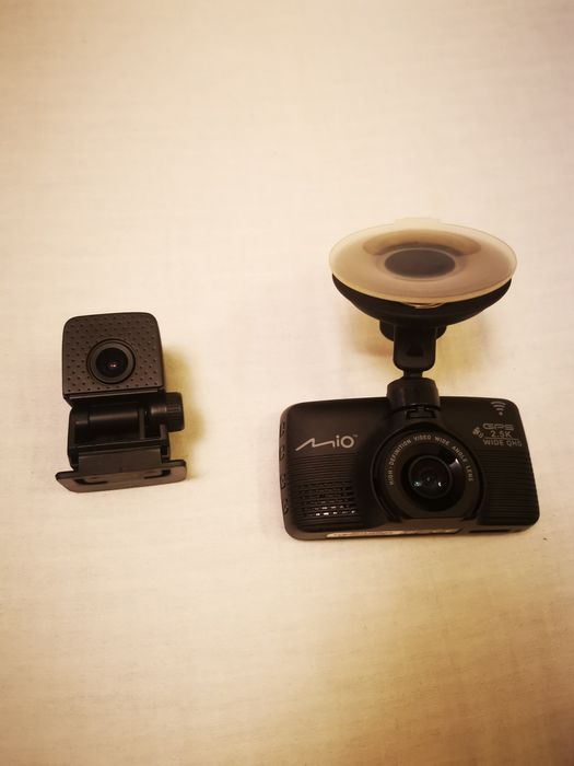 Wideorejestrator MIO Mivuetm 798 dual