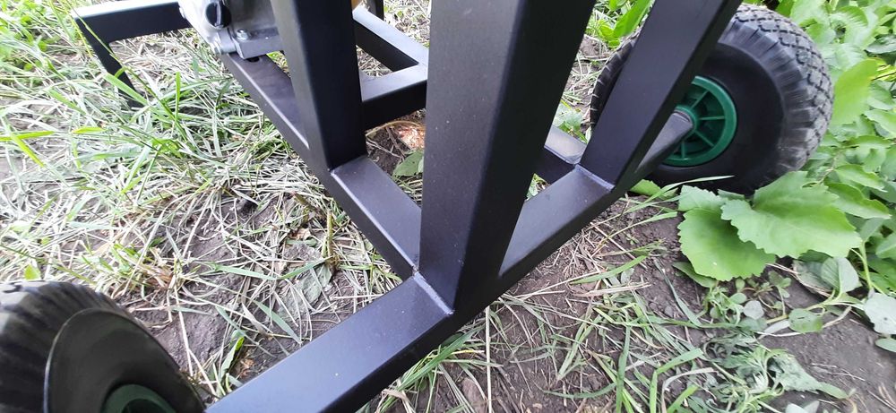 Професійний подрібнювач гілок. Садовий подрібнювач. Гілкоруб. Дробарка