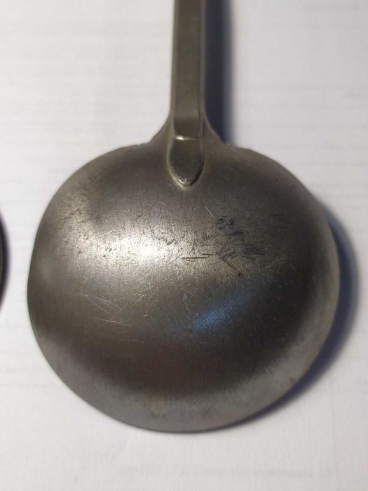 Винтажные оловянные ложки .