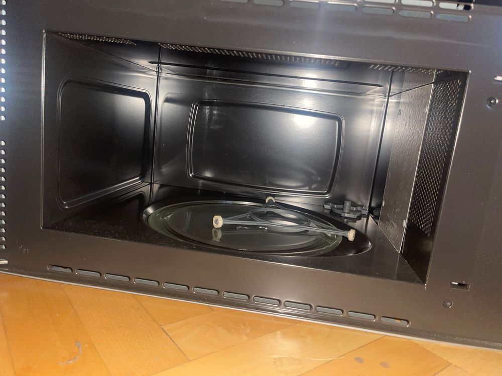 Mikrofalówka Whirlpool do zabudowy – stan bardzo dobr