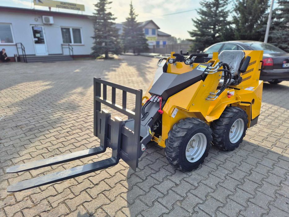 Mini ładowarka skid steer + masa osprzętu. Wynajem na dobę lub dłużej