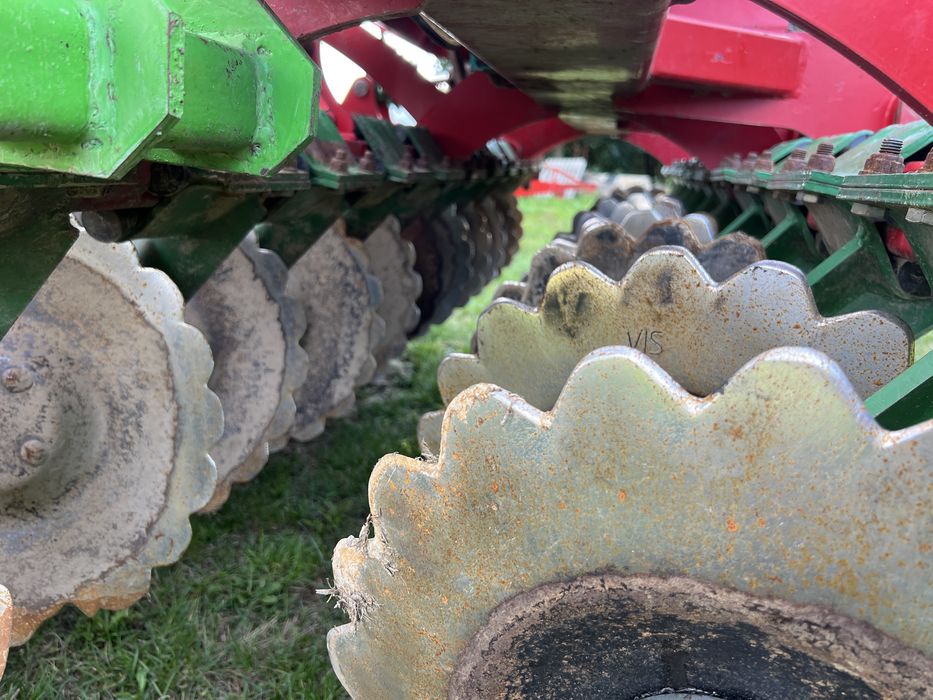 Agregat uprawowo-siewny Unia Focus FS T drive 3m pneumatyczny