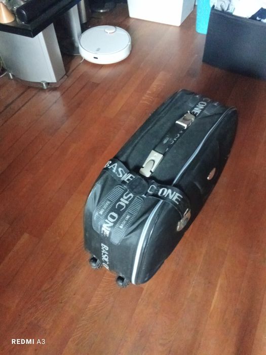 Mala trolley em bom estado geral