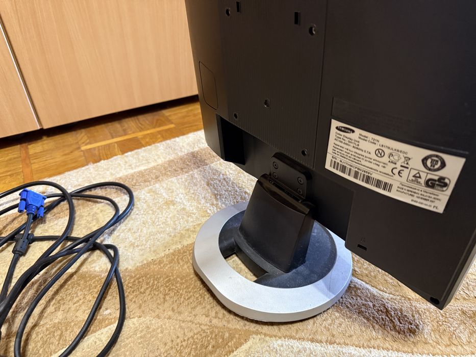 Монитор 17 дюймів Samsung SyncMaster 721N