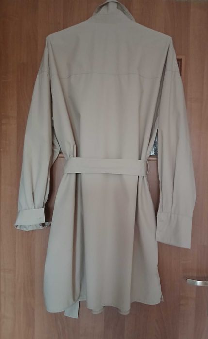 Sukienka koszulowa H&M.