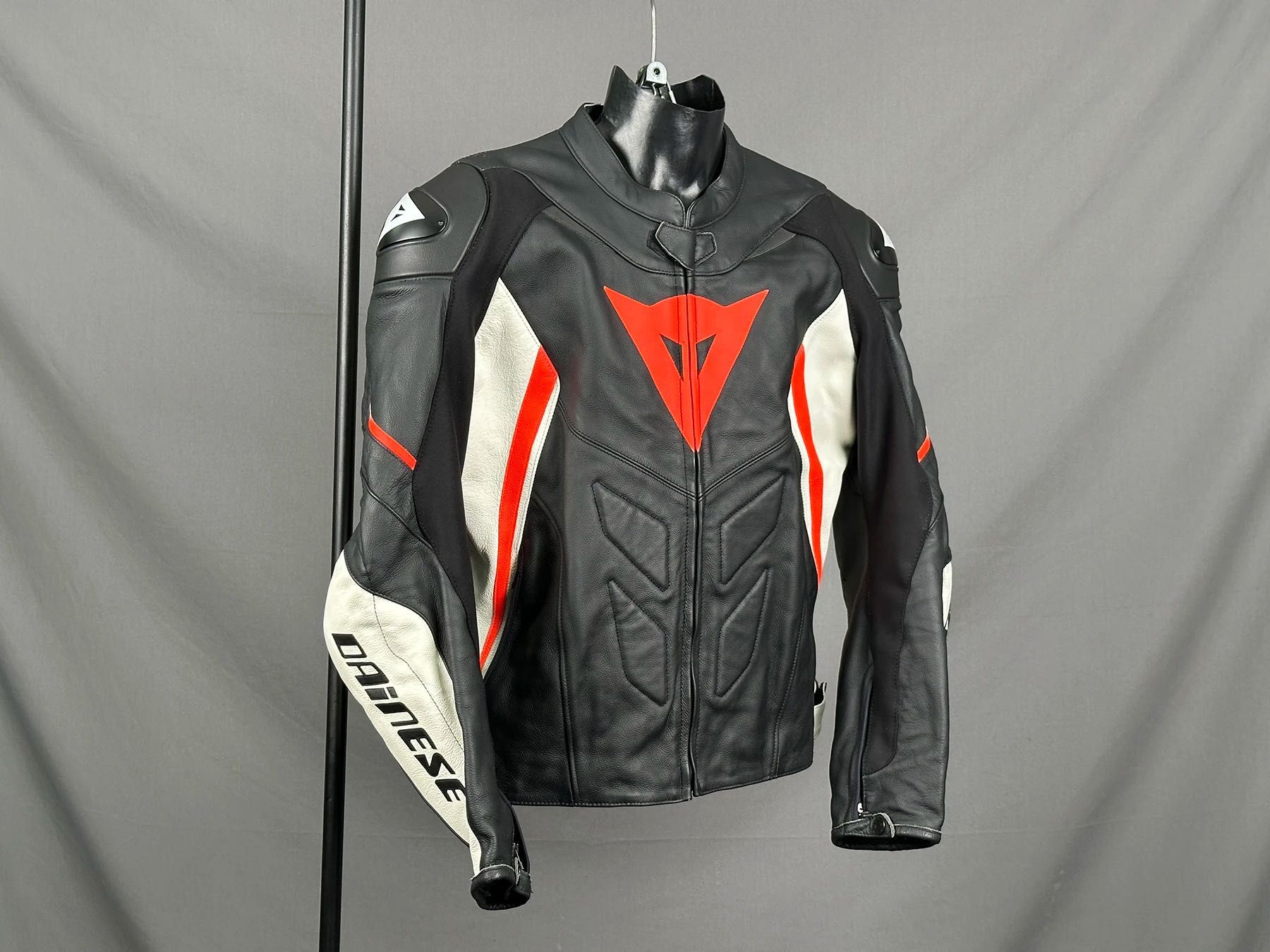 Мотокуртка Dainese, Alpinestars, Icon Avro