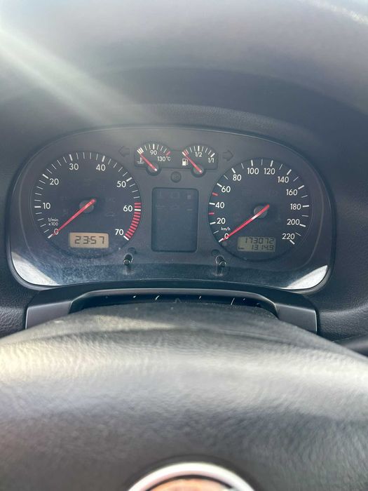 VW Golf IV – 1.4 Gasolina – 173 mil km – Bom Estado