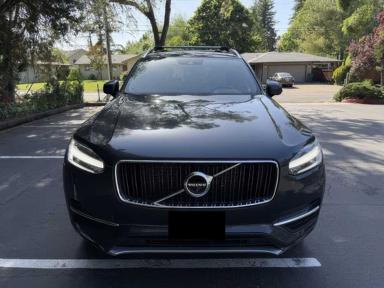 2017 Volvo XC90 T6 Momentum