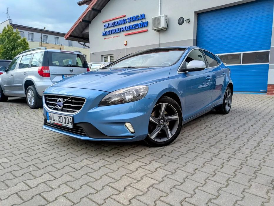 Volvo V40 Rok 2016, 122KM, 2.0 benzyna, Przebieg 175 680, 6-biegowa skrzynia