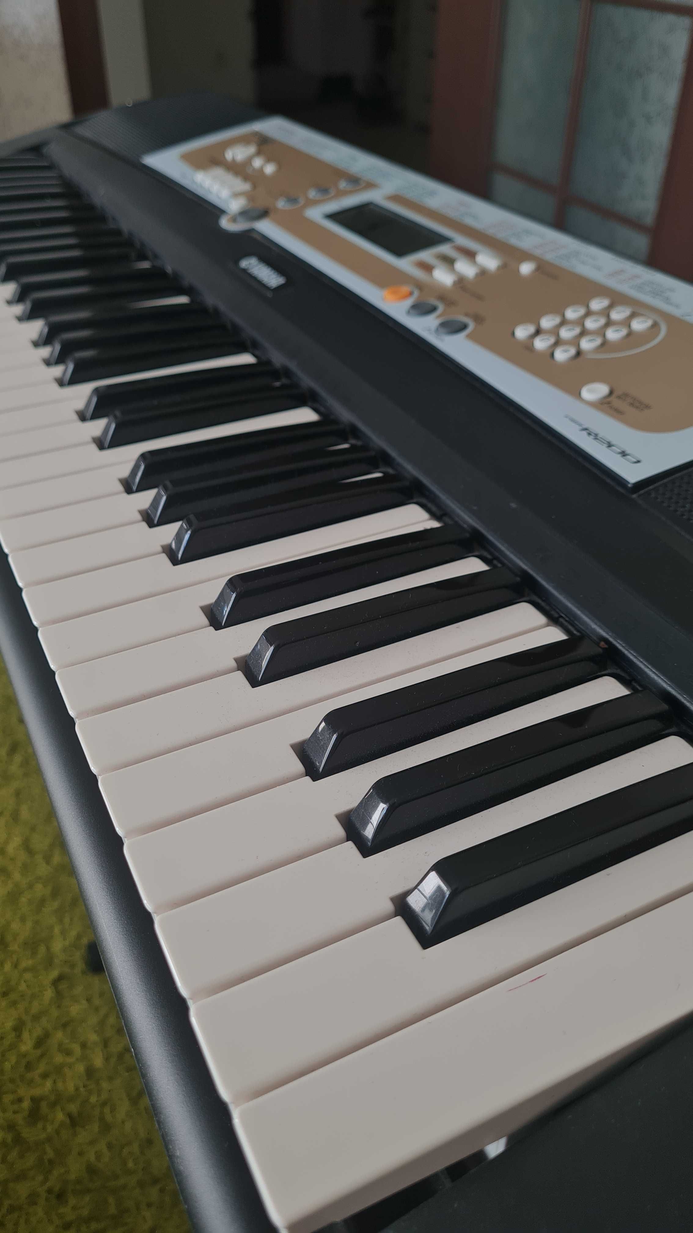 Синтезатор Yamaha PSR-R-200