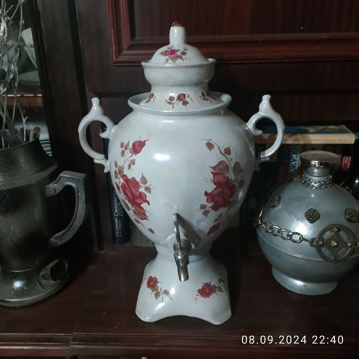 Продаю самовар.времен ссср .очень красивый