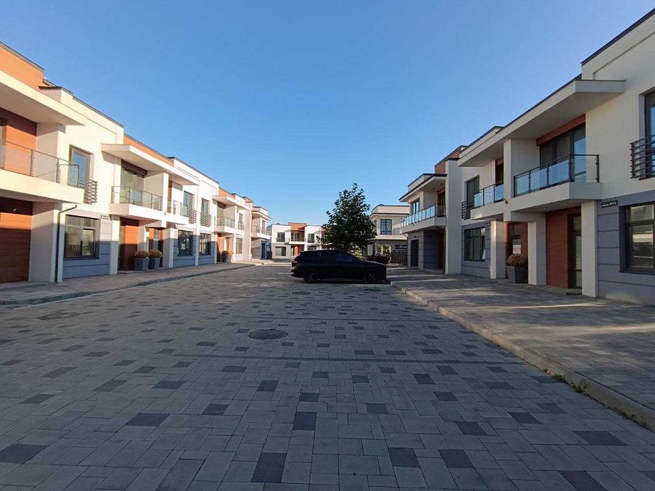 Продаж 2 поверхового таунхауса з ділянкою, 127м2, 4 кімнати.