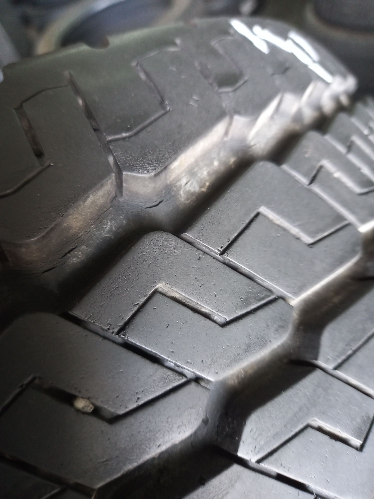 Opony używane jak nowe 215/70/15c continental 2x10 mm