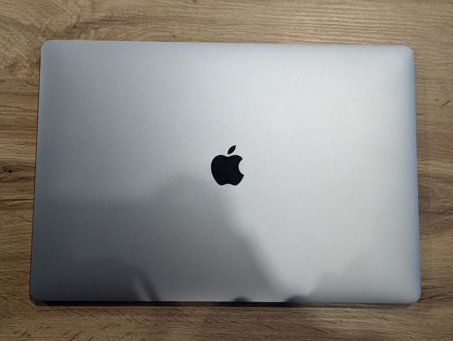 MacBook pro 16 2019 i7 2.6ghz 64/512gb pro 5300m 4gb