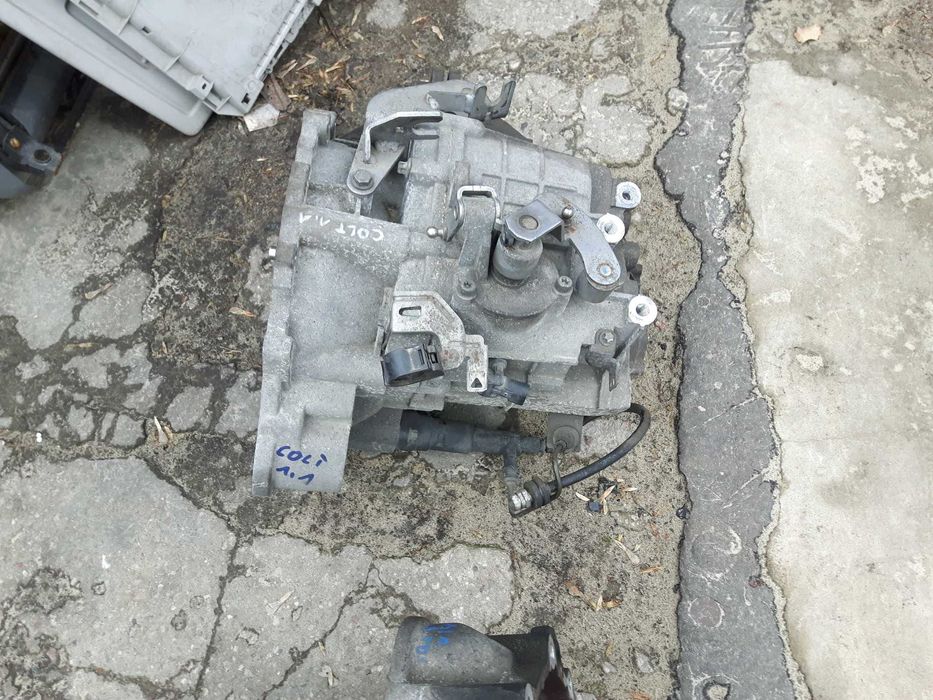 Mitsubishi colt 1.1 benzyna 05rok- Skrzynia biegów i inne części